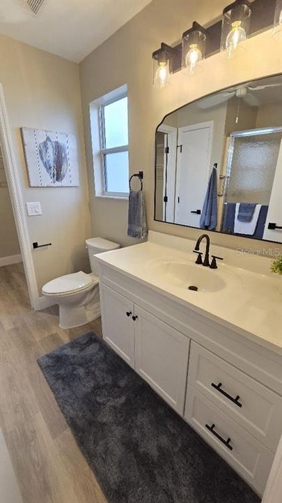 For Sale: $324,900 (2 beds, 2 baths, 1213 Square Feet)