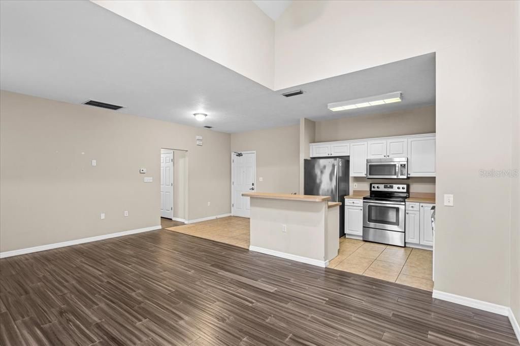 待售: $235,000 (3 贝兹, 2 浴室, 1429 平方英尺)