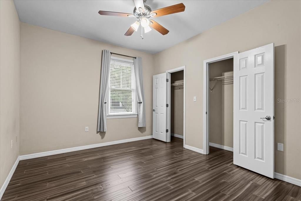 待售: $235,000 (3 贝兹, 2 浴室, 1429 平方英尺)