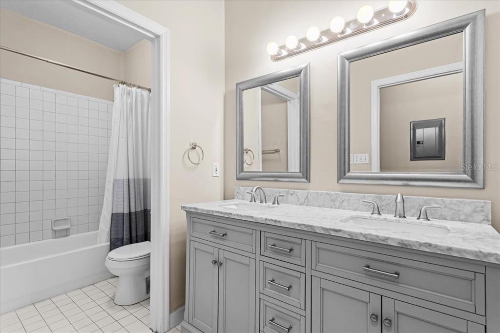 待售: $235,000 (3 贝兹, 2 浴室, 1429 平方英尺)