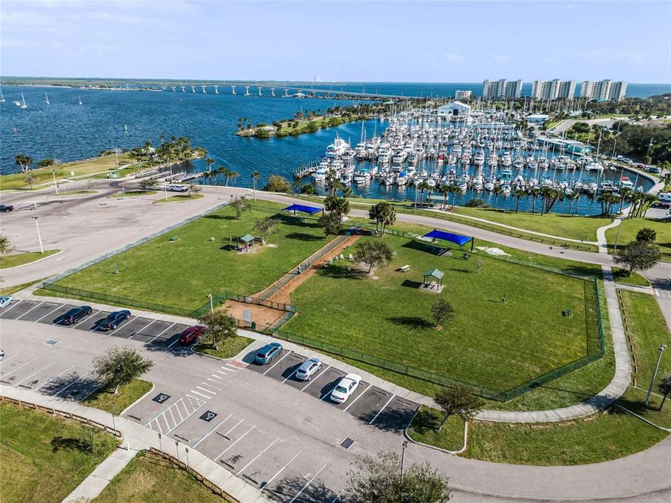 En Venta: $369,990 (4 camas, 3 baños, 2210 Pies cuadrados)