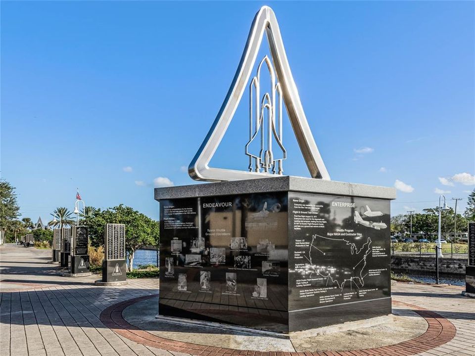 En Venta: $369,990 (4 camas, 3 baños, 2210 Pies cuadrados)