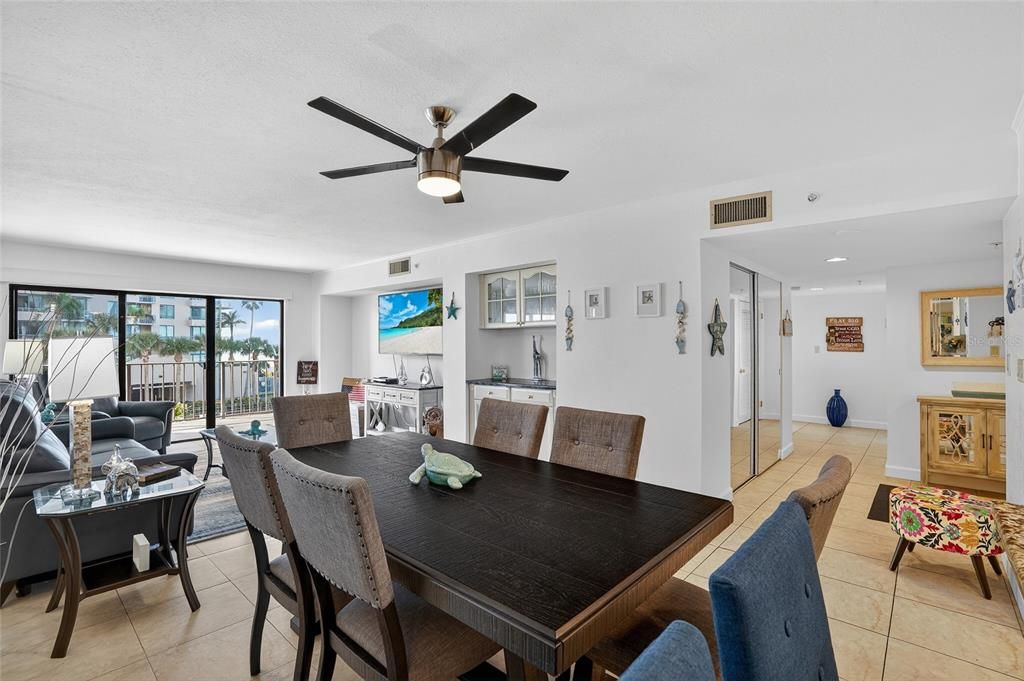 待售: $799,000 (2 贝兹, 2 浴室, 1331 平方英尺)