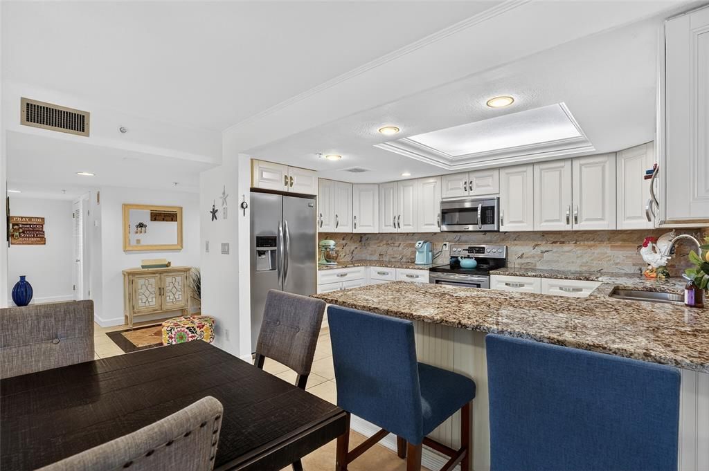 待售: $799,000 (2 贝兹, 2 浴室, 1331 平方英尺)