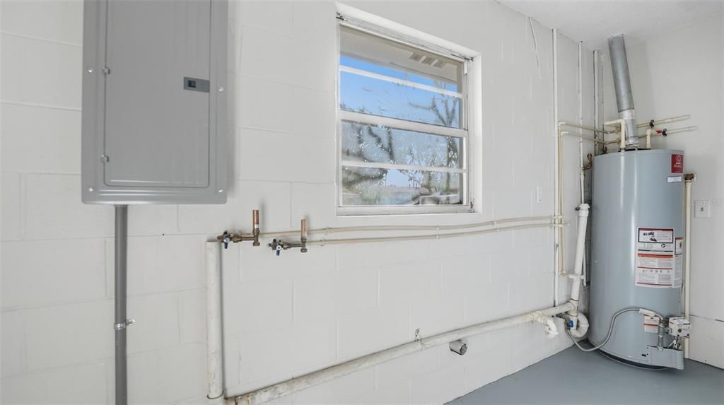 For Sale: $249,900 (3 beds, 1 baths, 1349 Square Feet)