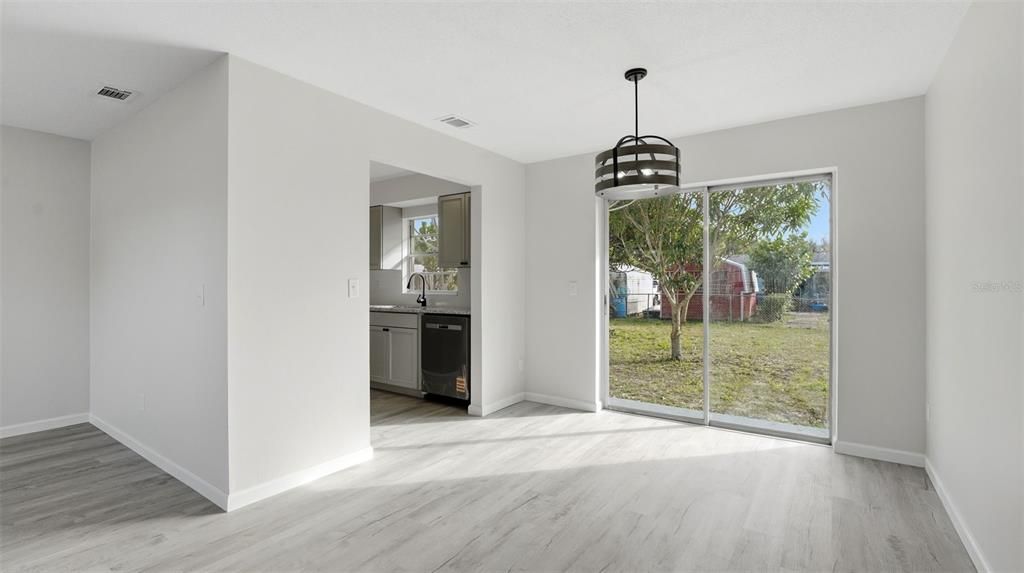 For Sale: $249,900 (3 beds, 1 baths, 1349 Square Feet)