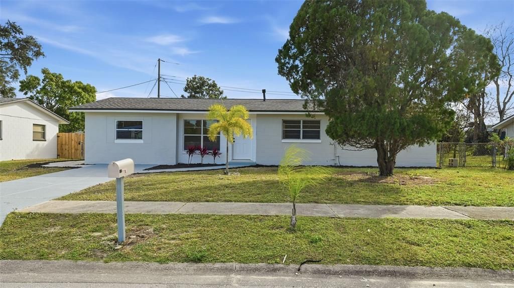 For Sale: $249,900 (3 beds, 1 baths, 1349 Square Feet)