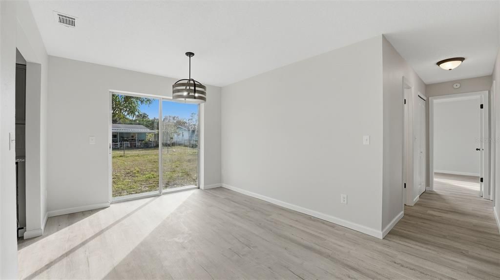 For Sale: $249,900 (3 beds, 1 baths, 1349 Square Feet)