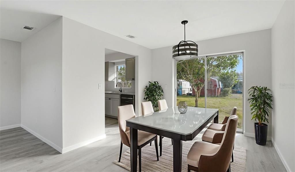 For Sale: $249,900 (3 beds, 1 baths, 1349 Square Feet)