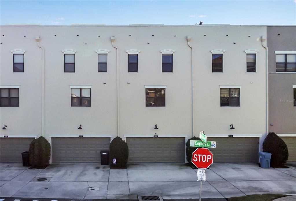 En Renta: $3,250 (3 camas, 3 baños, 1844 Pies cuadrados)