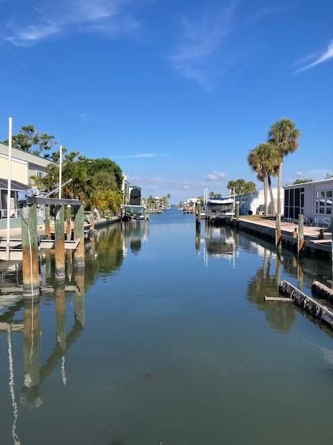 For Sale: $300,000 (1 beds, 1 baths, 630 Square Feet)