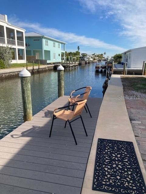 For Sale: $300,000 (1 beds, 1 baths, 630 Square Feet)