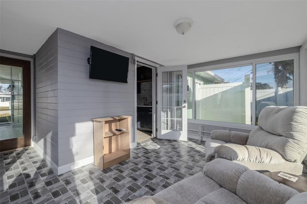 En Venta: $225,000 (2 camas, 1 baños, 984 Pies cuadrados)