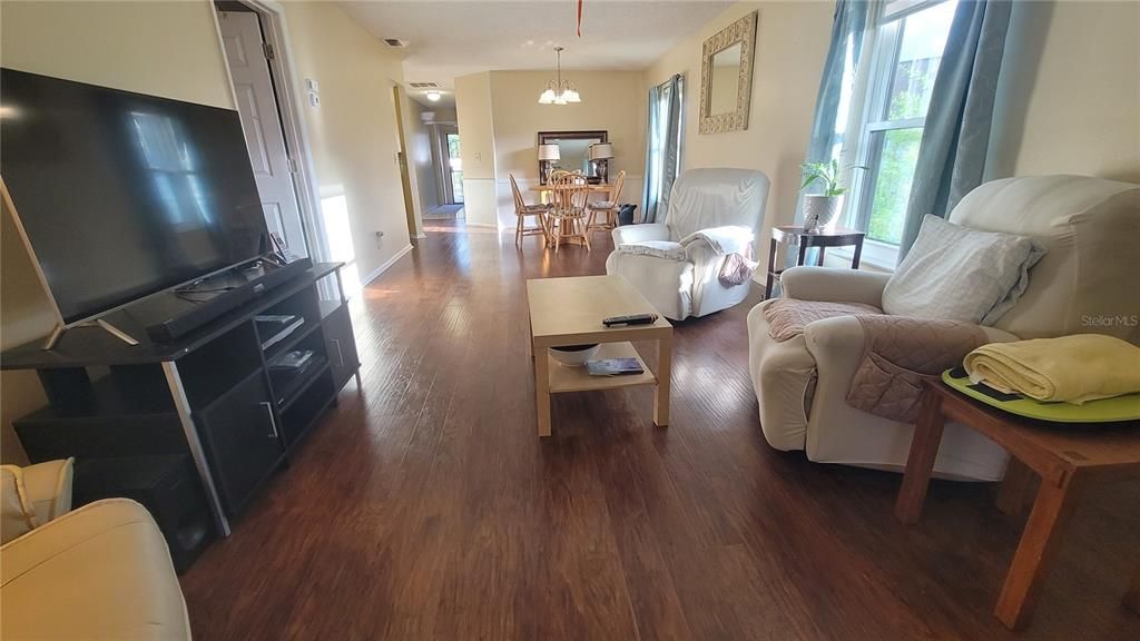 En Venta: $174,900 (2 camas, 2 baños, 1130 Pies cuadrados)