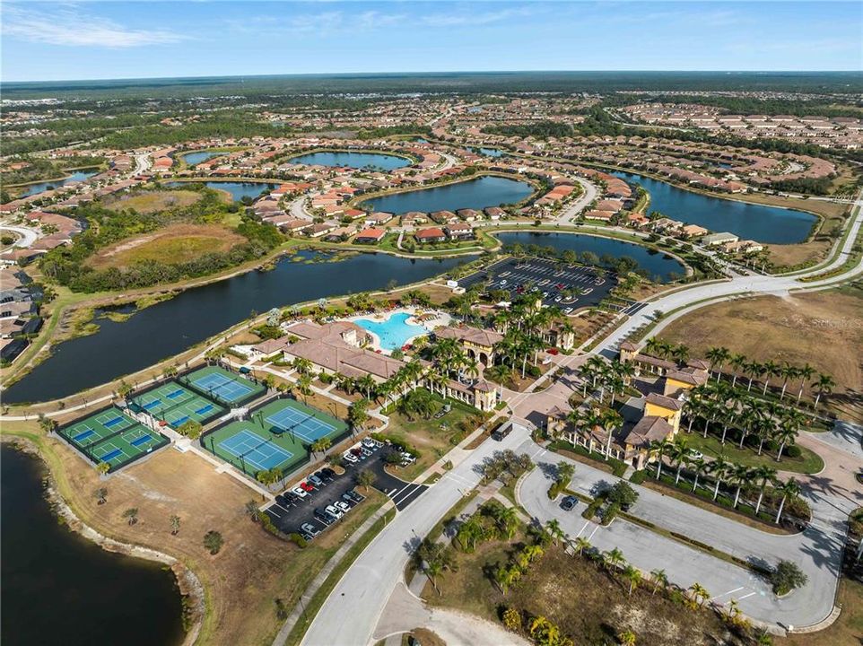 На продажу: $320,000 (2 спален, 2 ванн, 1572 Квадратных фут)