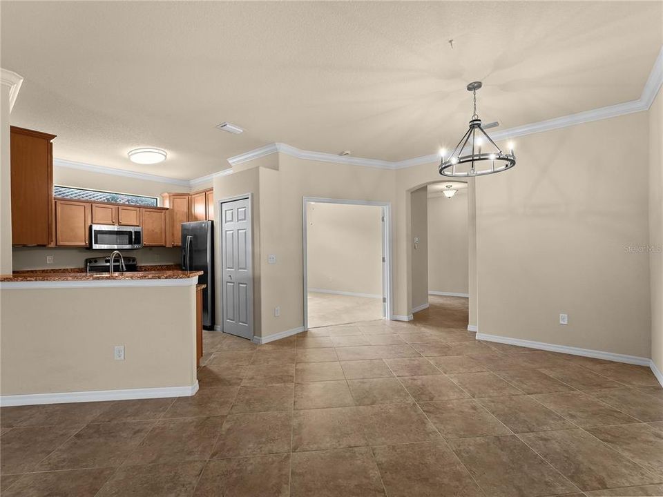 На продажу: $320,000 (2 спален, 2 ванн, 1572 Квадратных фут)