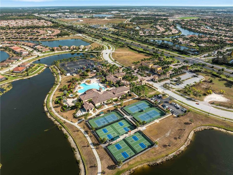 На продажу: $320,000 (2 спален, 2 ванн, 1572 Квадратных фут)