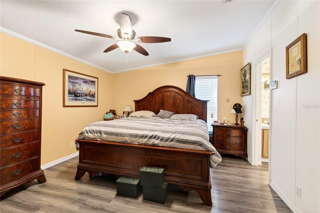 For Sale: $799,900 (3 beds, 2 baths, 2076 Square Feet)