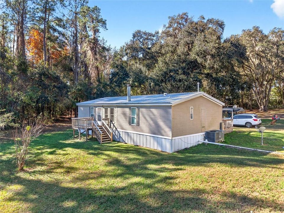 For Sale: $799,900 (3 beds, 2 baths, 2076 Square Feet)