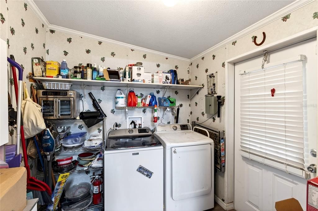 For Sale: $799,900 (3 beds, 2 baths, 2076 Square Feet)