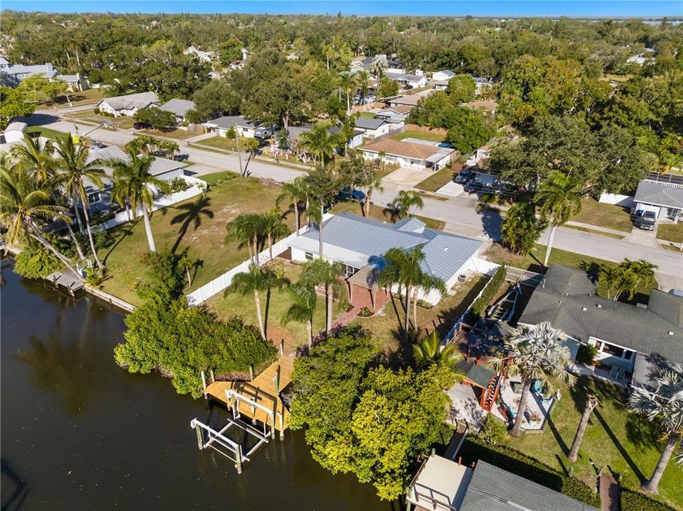 На продажу: $1,199,000 (4 спален, 2 ванн, 1832 Квадратных фут)