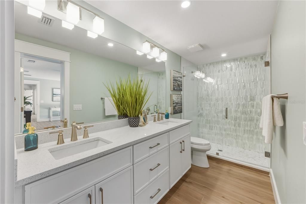 На продажу: $1,199,000 (4 спален, 2 ванн, 1832 Квадратных фут)