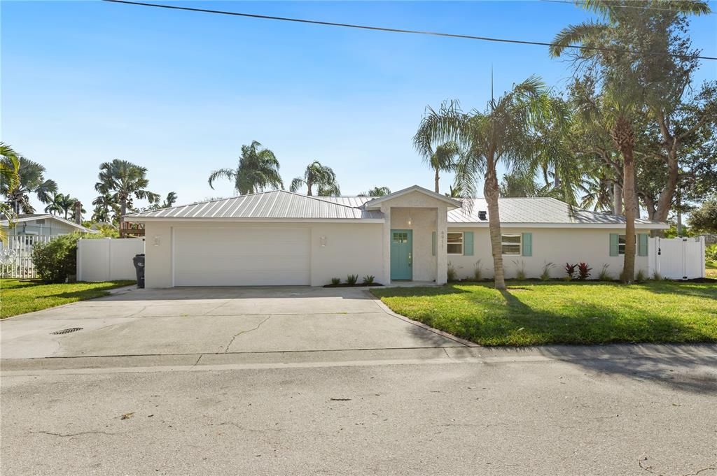 На продажу: $1,199,000 (4 спален, 2 ванн, 1832 Квадратных фут)