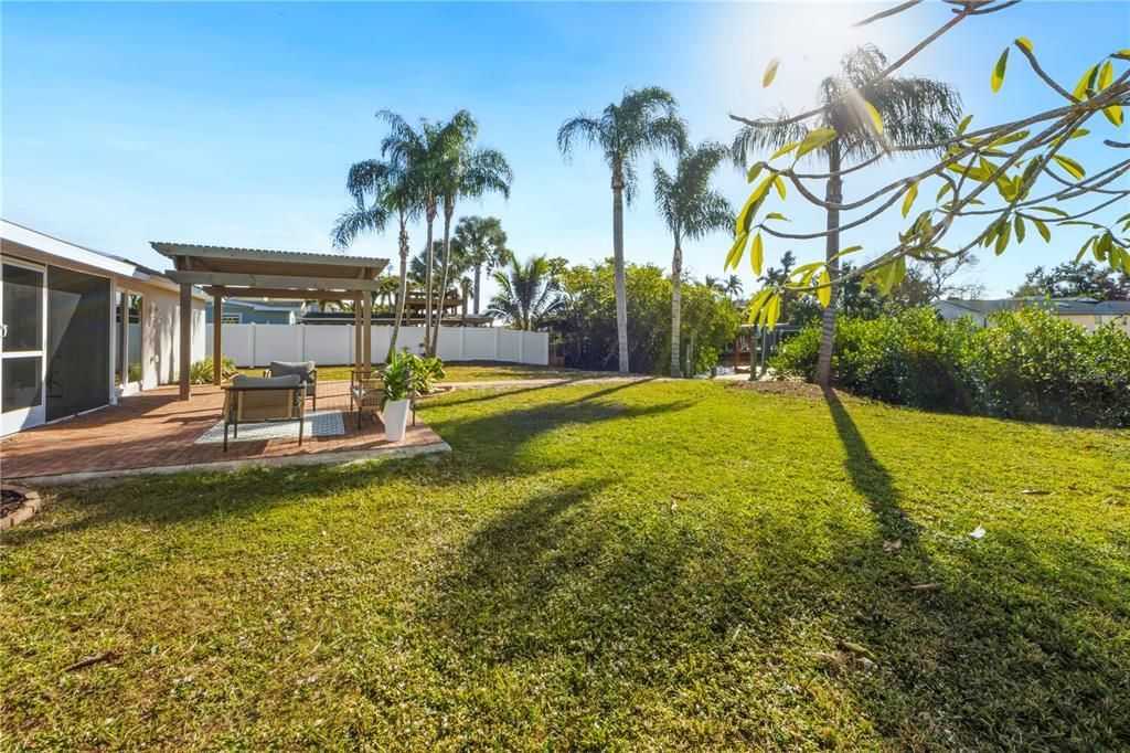 На продажу: $1,199,000 (4 спален, 2 ванн, 1832 Квадратных фут)