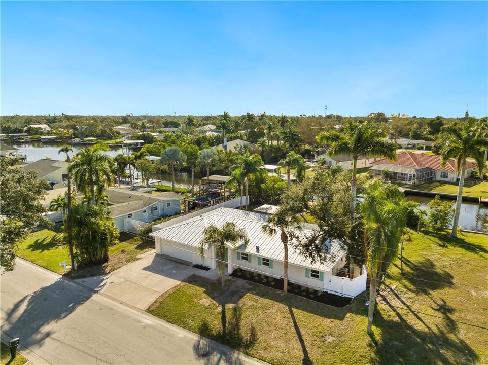 На продажу: $1,199,000 (4 спален, 2 ванн, 1832 Квадратных фут)