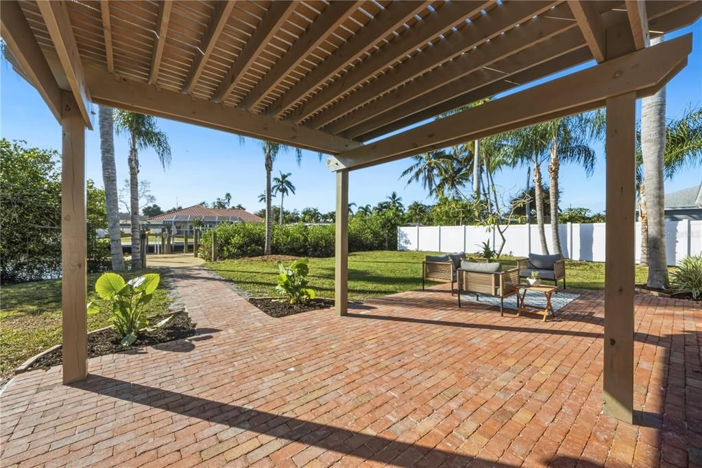 На продажу: $1,199,000 (4 спален, 2 ванн, 1832 Квадратных фут)