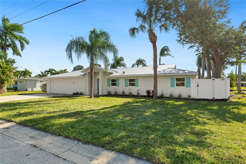 На продажу: $1,199,000 (4 спален, 2 ванн, 1832 Квадратных фут)