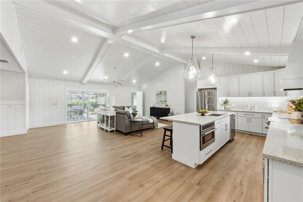 На продажу: $1,199,000 (4 спален, 2 ванн, 1832 Квадратных фут)