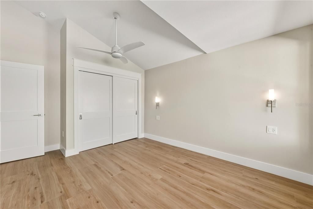 На продажу: $1,199,000 (4 спален, 2 ванн, 1832 Квадратных фут)