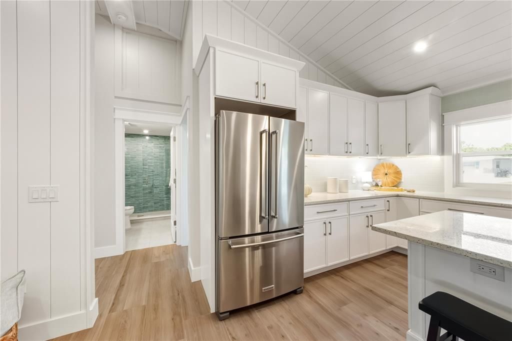 На продажу: $1,199,000 (4 спален, 2 ванн, 1832 Квадратных фут)