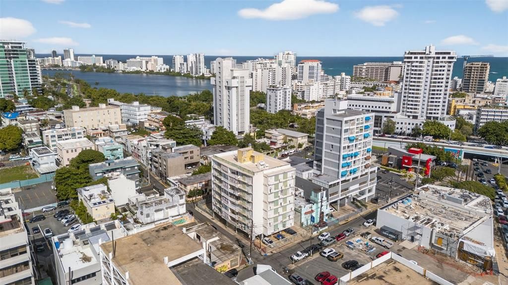 For Rent: $1,900 (2 beds, 1 baths, 867 Square Feet)