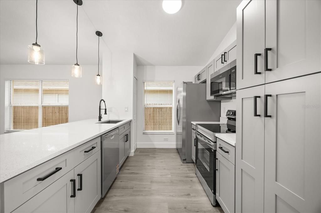 На продажу: $310,000 (3 спален, 2 ванн, 1206 Квадратных фут)