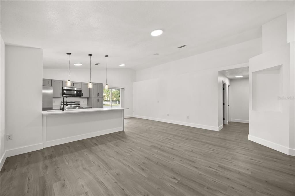 На продажу: $310,000 (3 спален, 2 ванн, 1206 Квадратных фут)