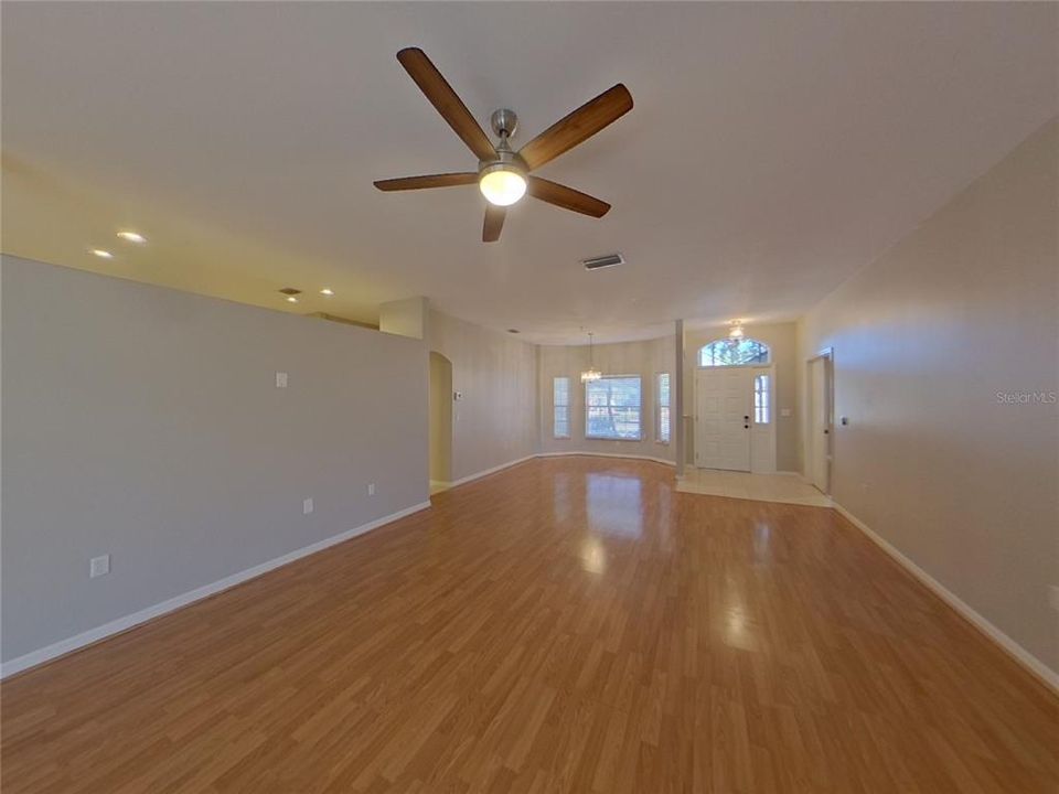 出租: $2,549 (3 贝兹, 2 浴室, 1823 平方英尺)