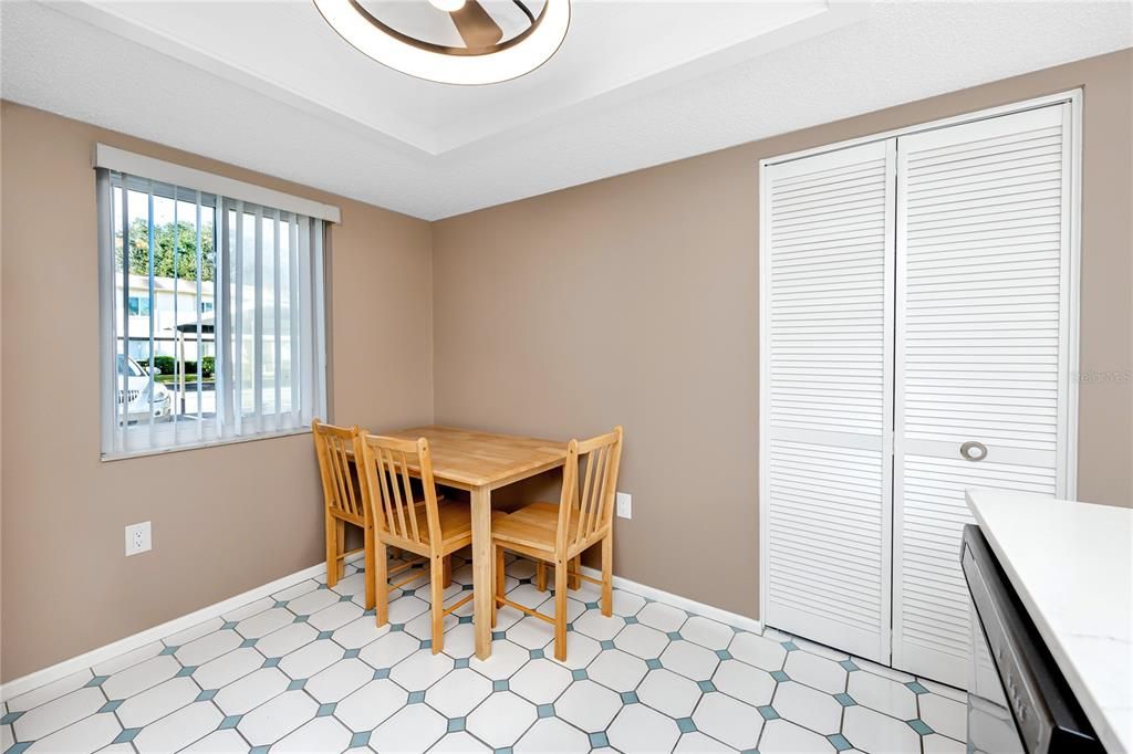 В аренду: $1,795 (2 спален, 2 ванн, 1054 Квадратных фут)