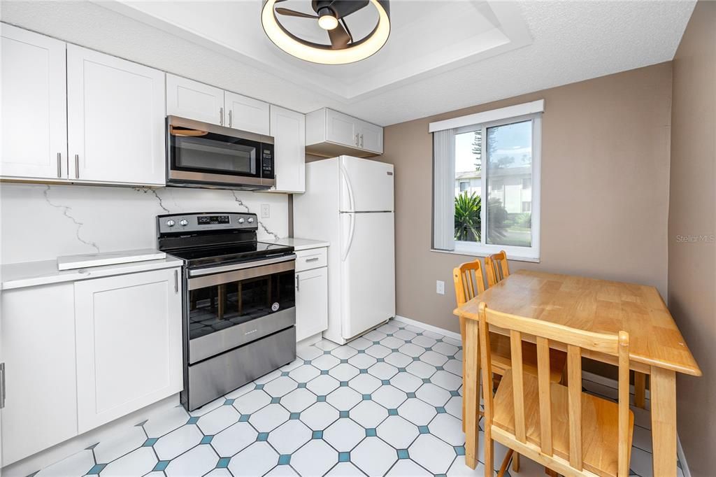 В аренду: $1,795 (2 спален, 2 ванн, 1054 Квадратных фут)