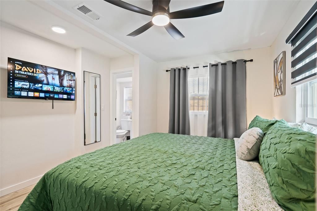 待售: $375,000 (3 贝兹, 2 浴室, 1037 平方英尺)