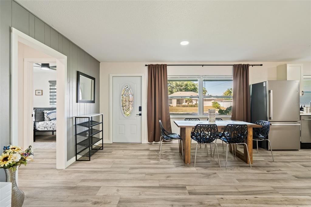 待售: $375,000 (3 贝兹, 2 浴室, 1037 平方英尺)