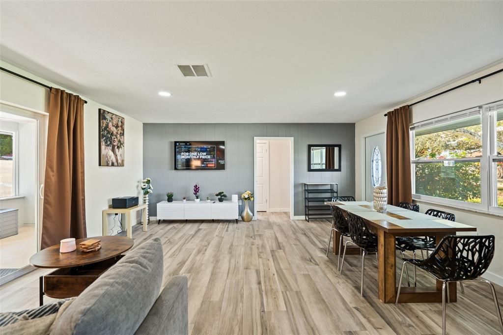 待售: $375,000 (3 贝兹, 2 浴室, 1037 平方英尺)