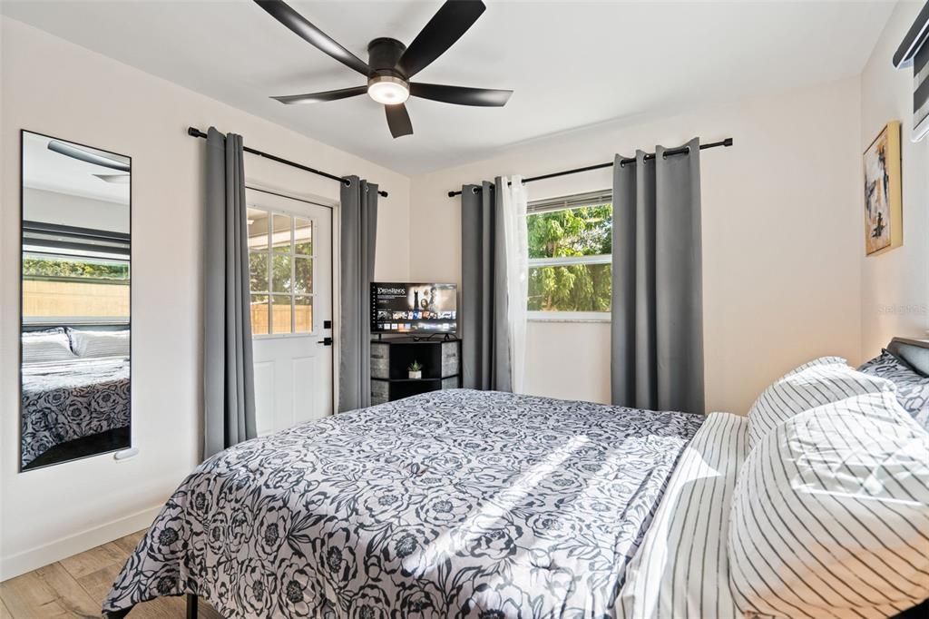 待售: $375,000 (3 贝兹, 2 浴室, 1037 平方英尺)