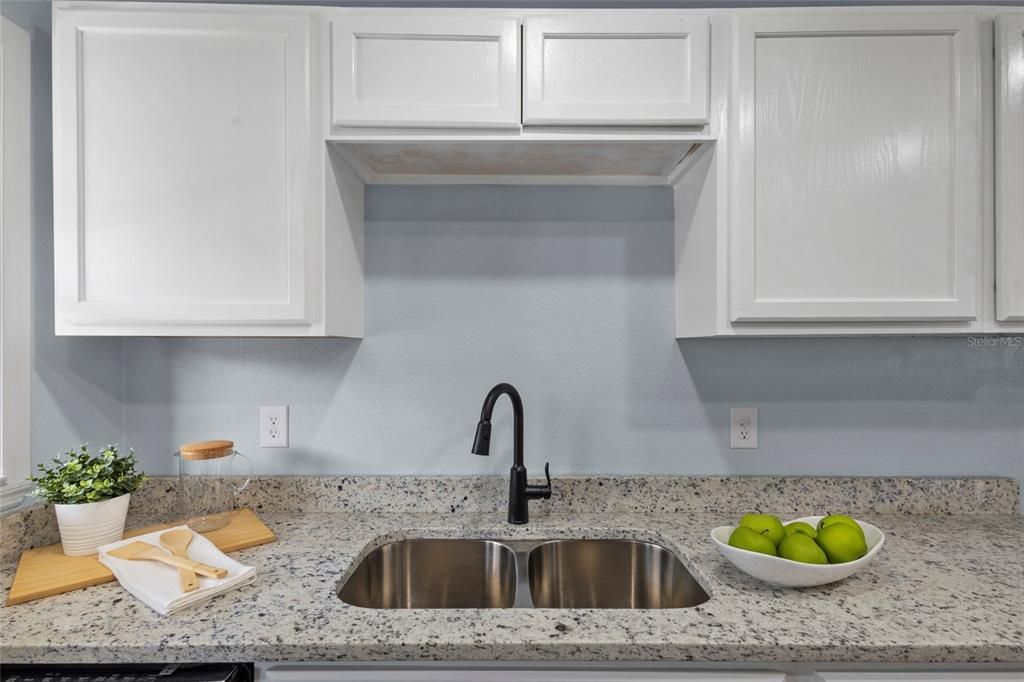 En Venta: $389,000 (4 camas, 2 baños, 1750 Pies cuadrados)