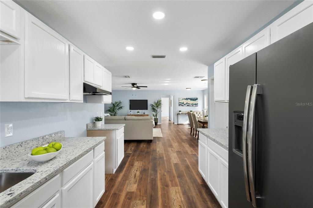 En Venta: $389,000 (4 camas, 2 baños, 1750 Pies cuadrados)