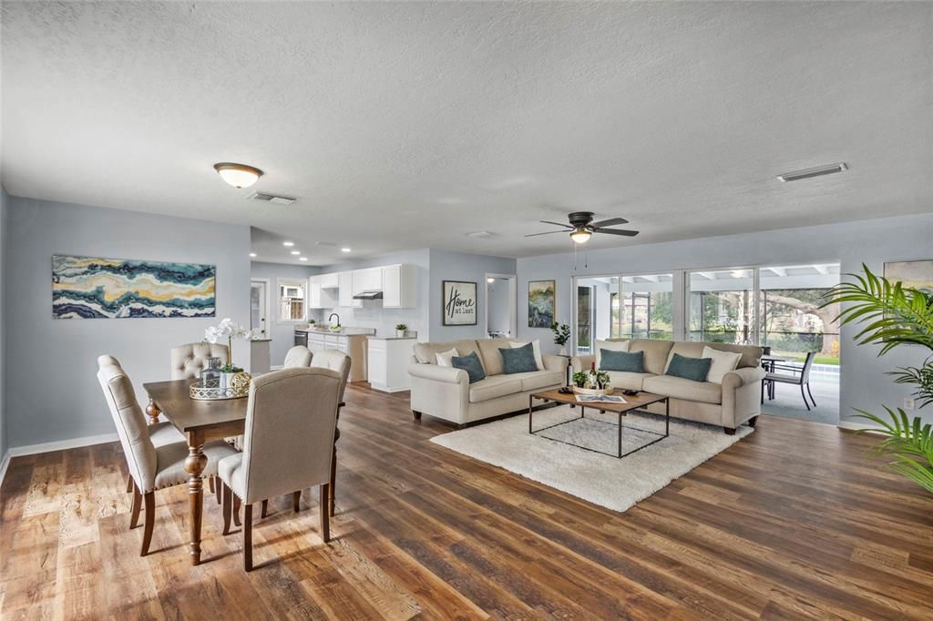 En Venta: $389,000 (4 camas, 2 baños, 1750 Pies cuadrados)