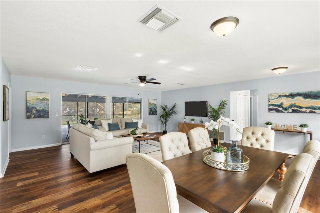 En Venta: $389,000 (4 camas, 2 baños, 1750 Pies cuadrados)