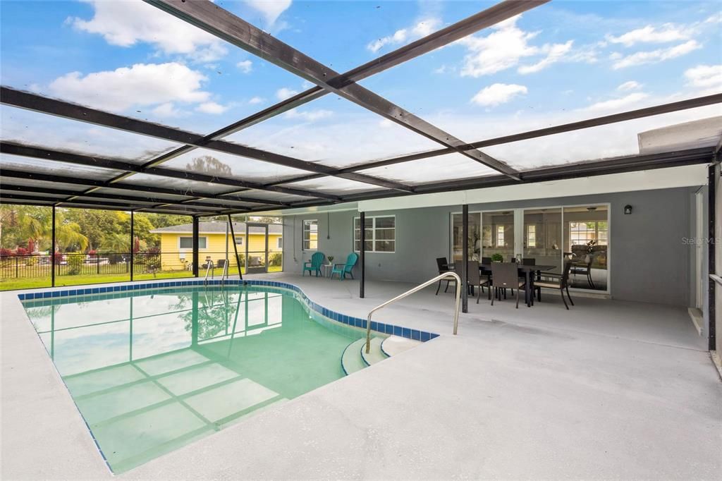 En Venta: $389,000 (4 camas, 2 baños, 1750 Pies cuadrados)