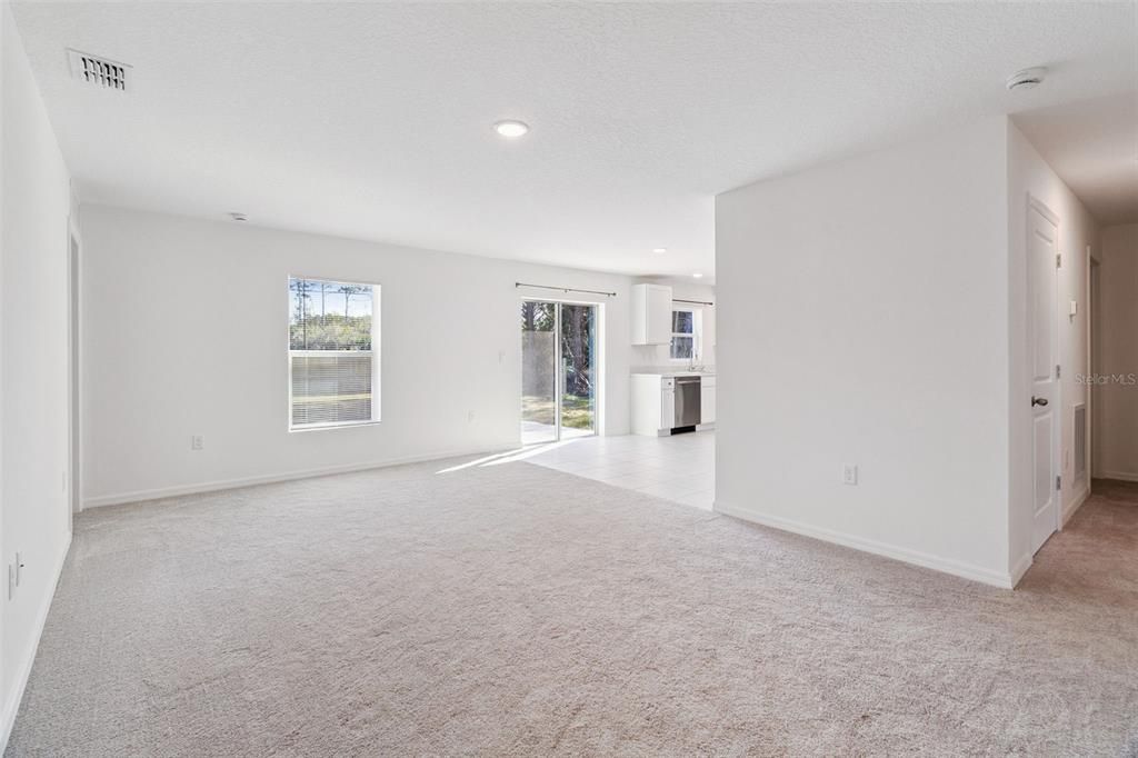 For Rent: $2,200 (3 beds, 2 baths, 1273 Square Feet)